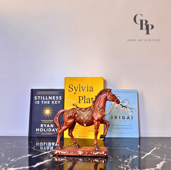Elegant Standing Horse Tabletop Ornament (Brown)