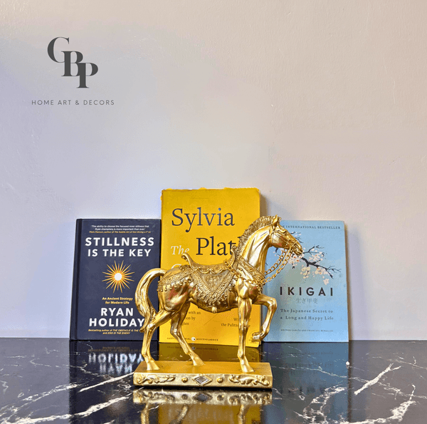 Elegant Standing Horse Tabletop Ornament (Gold)