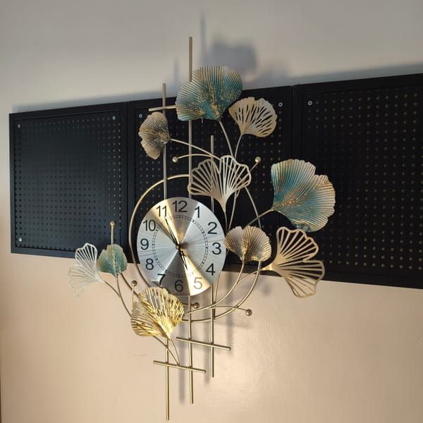 Gingko Biloba Leaf Wall Clock Decor